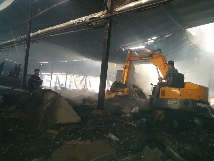 Tiền Giang: Xảy ra vụ cháy lớn tại nhà máy giấy