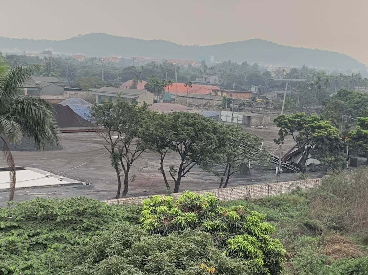 Hải Dương: Có làm ngơ để bãi than hoạt động không phép,  gây ô nhiễm?